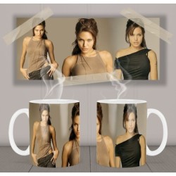 Angelina Jolie A Mt Tasse